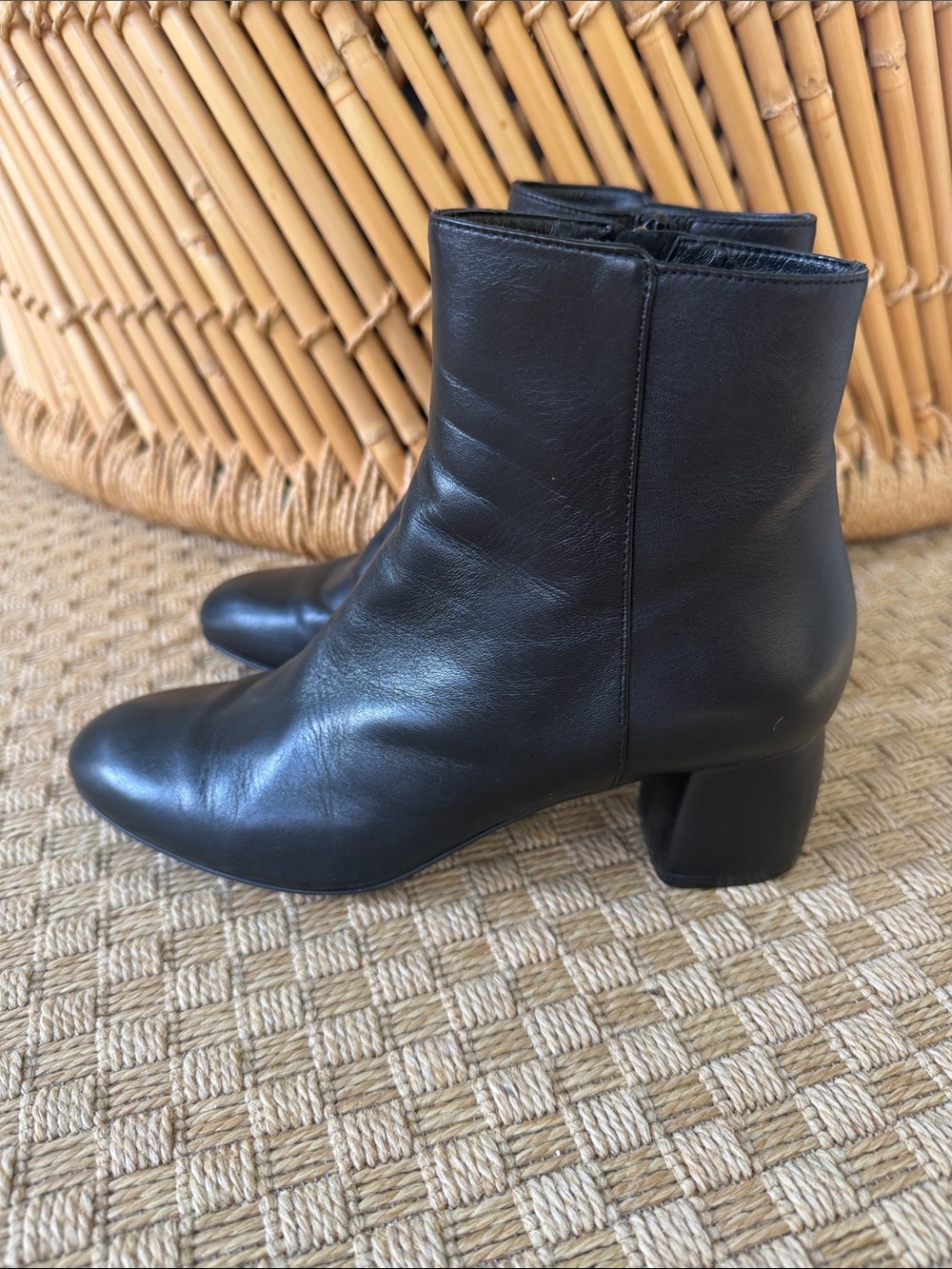 Attilio Giusti Leombruni AGL Black Leather Ankle Booties with Block Heel 38 1/2